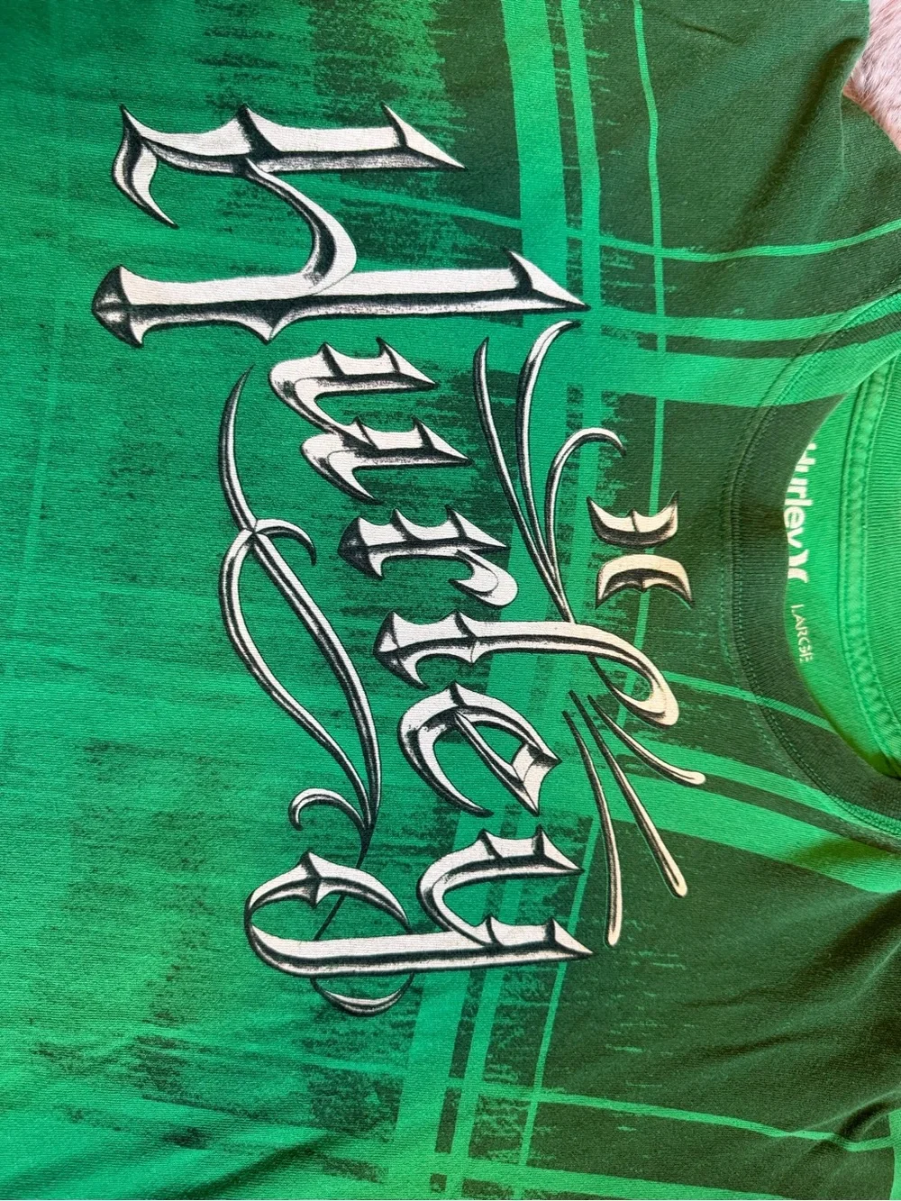 Hurley Green Graphic Logo Tee - Picture 2 of 6